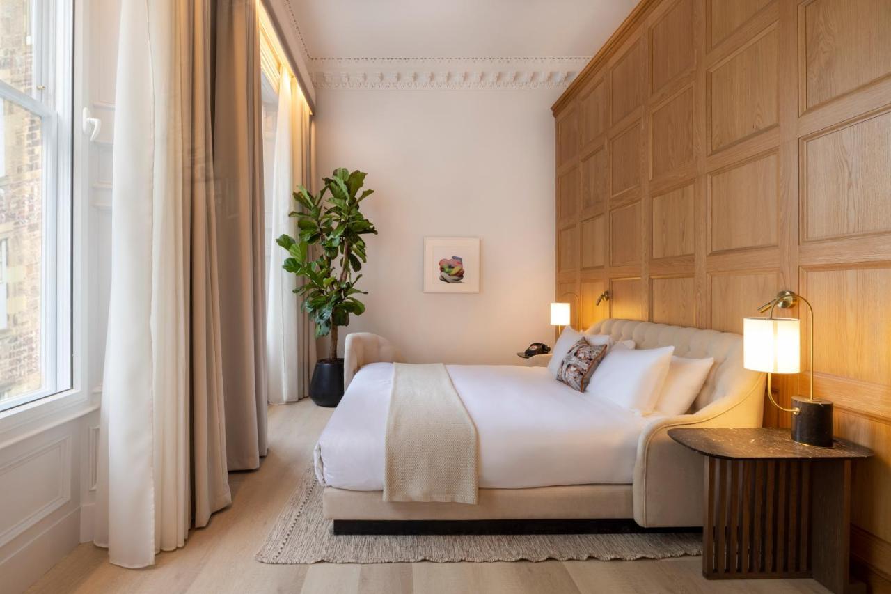 Virgin Hotels Единбург Екстериор снимка A bedroom at The Standard London