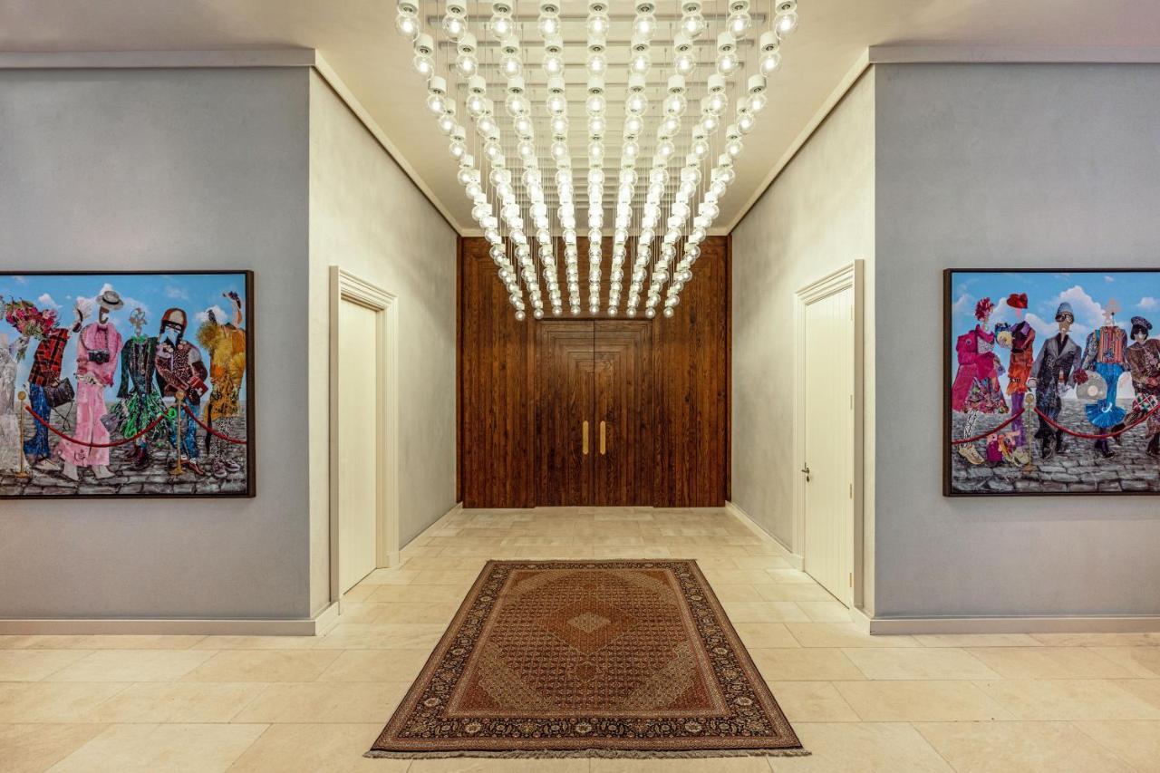 Virgin Hotels Единбург Екстериор снимка Entrance to the Embassy