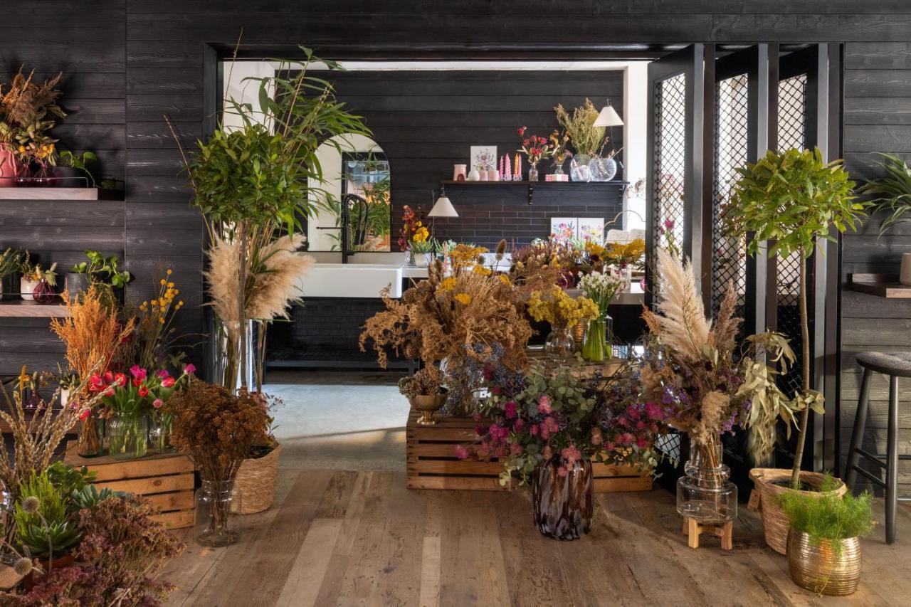 Virgin Hotels Единбург Екстериор снимка Flower arrangement at the Flower Market
